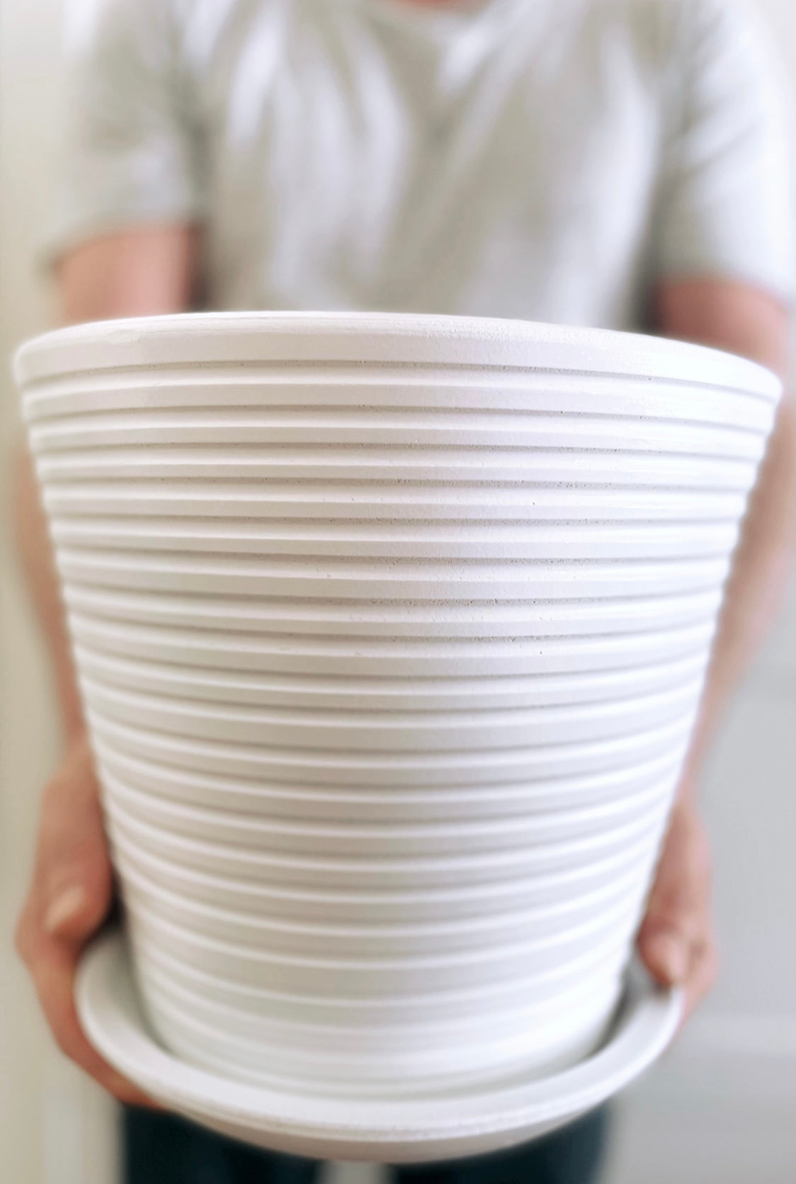 Dubai Series Terracotta Pot 24x21 cm, Striped, with Saucer, Drainage Hole, Decorative, White