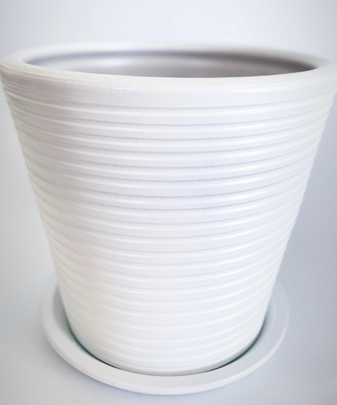 Dubai Series Terracotta Pot 24x21 cm, Striped, with Saucer, Drainage Hole, Decorative, White